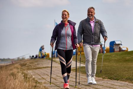 Nordic Walking an der Strandpromenade