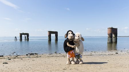 Fiete und Fietje am Strand
