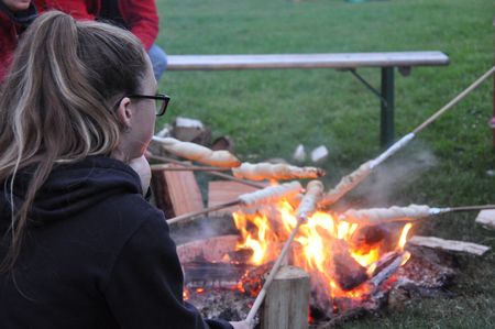 Stockbrot am Feuer