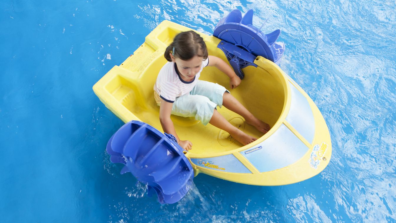 Boot fahren in der Spielscheune